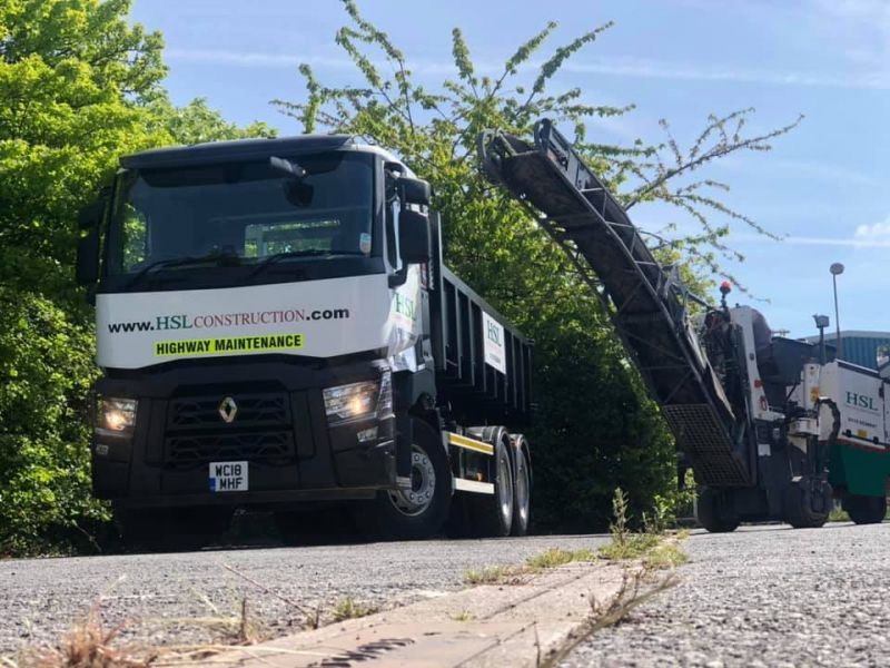 Renault Euro6 26ton roll on/off lorry & Wirtgen DC50 half metre road planer. We can supply this to hire with fully qualified NPORS operators at very competitive rates.: Swipe To View More Images