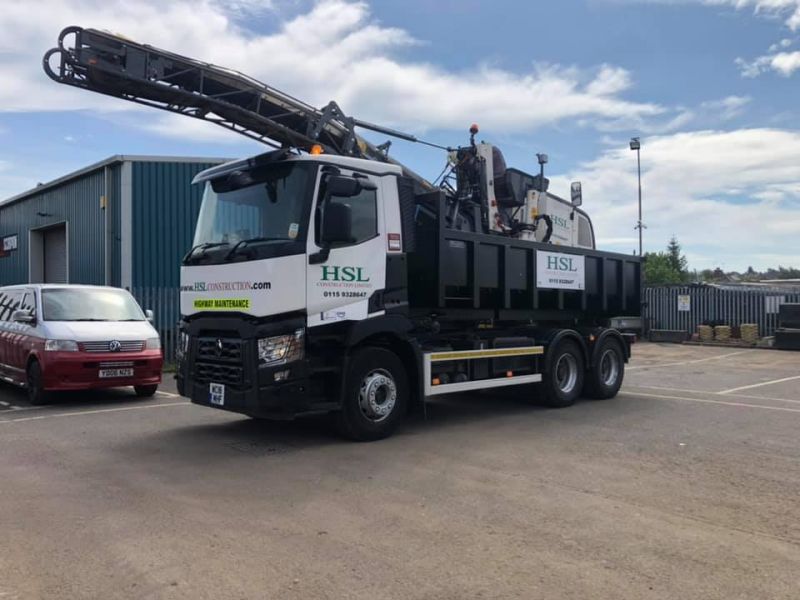 Renault Euro6 26ton roll on/off lorry & Wirtgen DC50 half metre road planer. We can supply this to hire with fully qualified NPORS operators at very competitive rates.: Swipe To View More Images